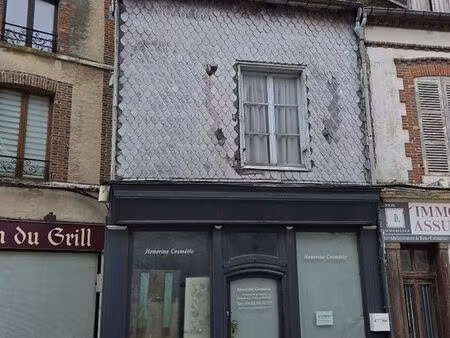 vends petit immeuble centre ville sezanne avec travaux