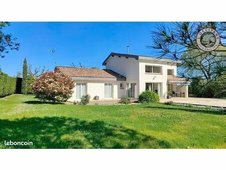 villa 5 pièces 155 m²