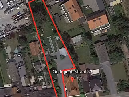terrain à bâtir (1296 m²) à vendre dans un emplacement centr