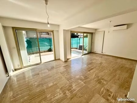 beau appart 3/4 pièces avec terrasse et parking au palm beach à cannes