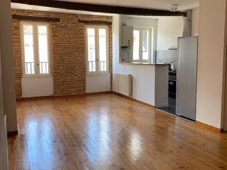 bel appartement t3 rue de la banque 82000 montauban proche des commoditées 1er etage