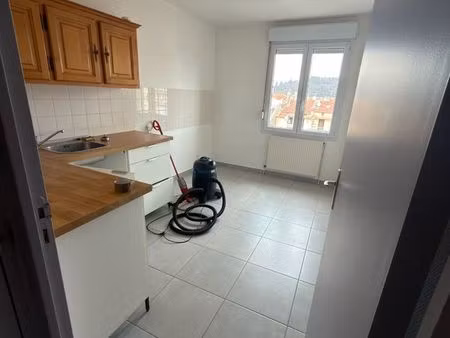 f2 refait avec garage et grand balcon