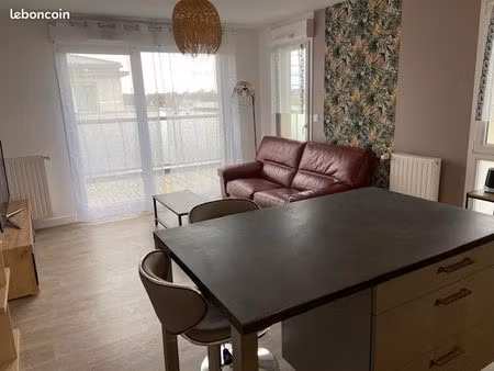 loue appartement meublé t3 idéalement situé