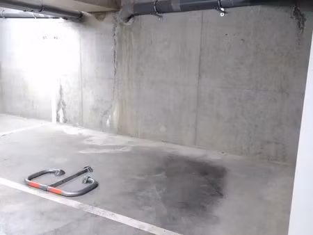 place de parking collonges