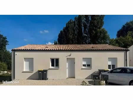 maison neuve avec jardin