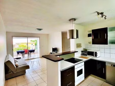 t3 meublé - anse-mitan - résidence calme et sécurisée