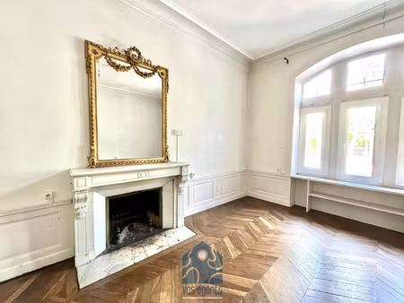 hôtel particulier sur 3 niveaux avec terrasse