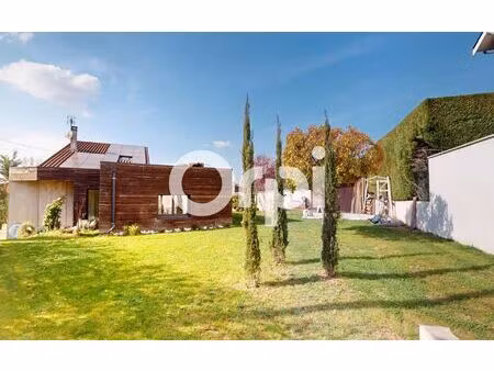 maison bron 149 m² t-5 à vendre  680 000 €