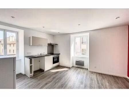 location appartement  28.26 m² t-2 à saint-flour  210 €