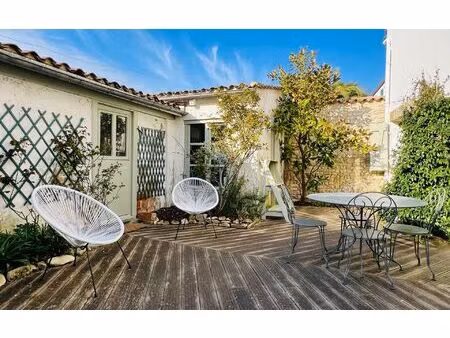 location maison  m² t-5 à sainte-marie-de-ré  2 036 €