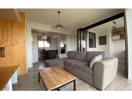 location appartement  63.21 m² t-3 à la rochelle  995 €