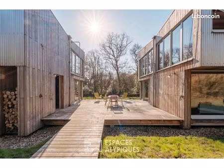 maison 5 pièces 235 m²