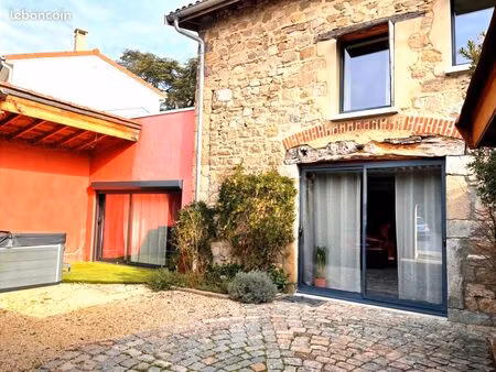 maison 3 chambres cour fermée