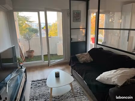 t2 41 m2 meublé avec garage  balcon et clim caudéran