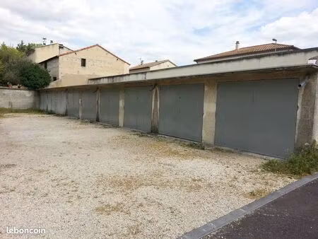 garage à louer carpentras cité du parc villemarie