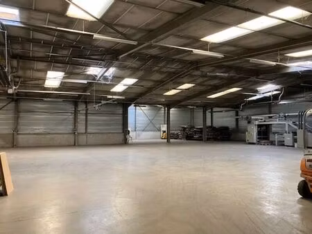 location immeuble 2380 m² à villefranche-sur-saône (69400)