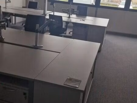 location bureau 2 pièces 140 m² à rillieux-la-pape (69140)