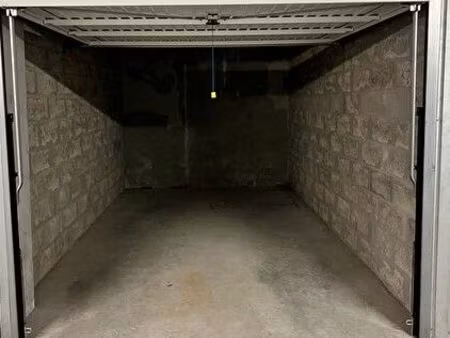 garage/box centre-ville de roanne place verdun