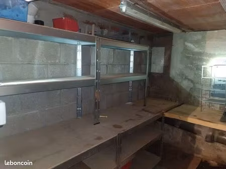 location cave centre ville