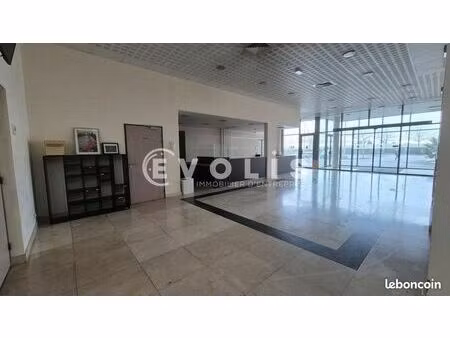 local d'activité 4 645 m²