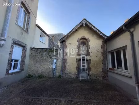 immeuble 212 m² saint-calais