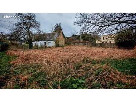 terrain 750 m2 avec bâtisse en pierre a rénover- tonquedec