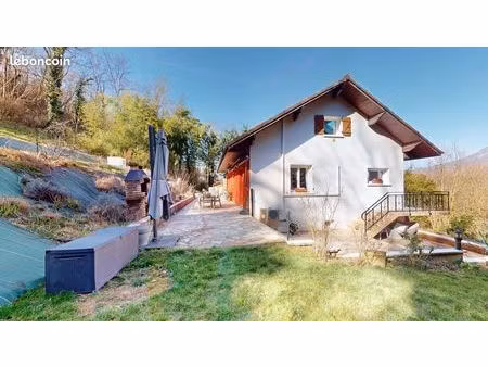 maison 7 pièces 202 m²