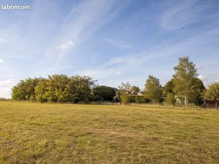 ? terrains à bâtir – moulins-sur-yèvre (18390) ?