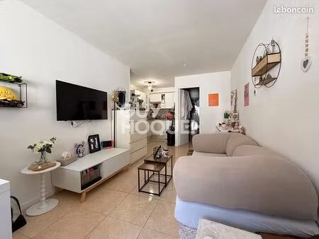 immeuble 6 pièces 105 m²