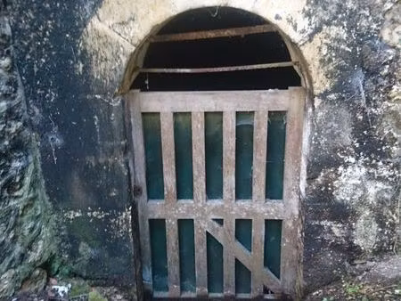 cave creusé dans le tuffeau