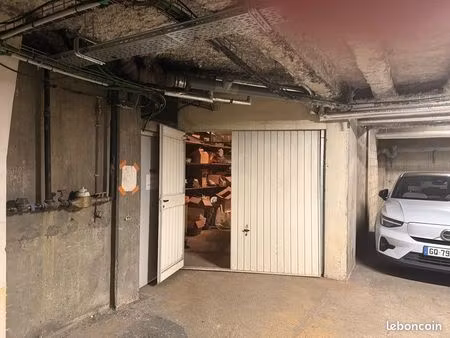 vends grand garage au centre du mans