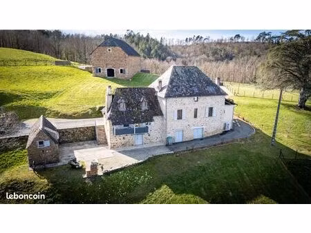 propriété 8 pièces 200 m²