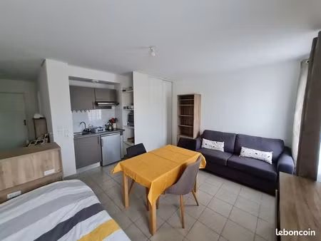 studio meublé  calme  proche gare fontainebleau