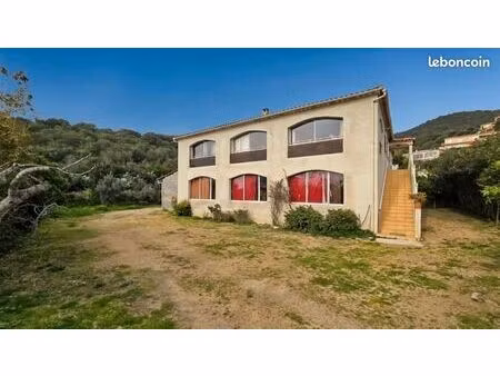 maison de village 5 pièces 197 m²