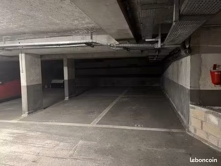 places de parking doubles