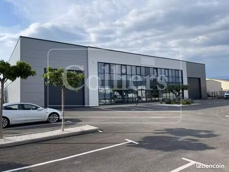 local d'activité 1 830 m²
