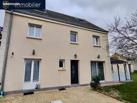 maison familiale 15 pièces – 200 m² habitables – sous-sol aménagé – jardin – rivery