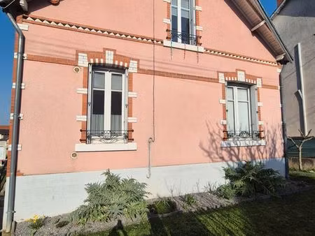 maison 5 pièces 82m2 vierzon centre ville- terrain 774m2- garage-proche écoles et commerce