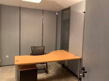bureau 10 m² rénové – idéal indépendant / télétravail – bourges