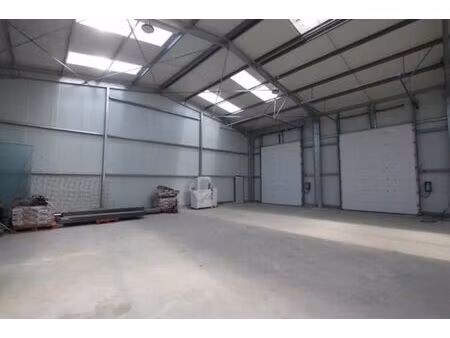 location commerce 3 pièces 200 m² à chalon-sur-saône (71100)