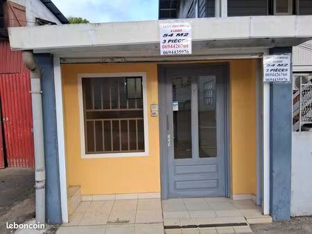 local commercial 54m2 très visible à louer