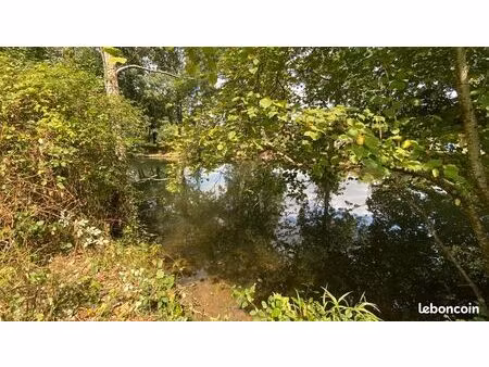 terrain de loisir non constructible bord de rivière