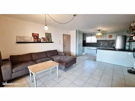 magnifique f3 avec vue mer et golf sur l'eperon