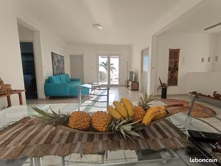 grande villa vue mer piton st leu