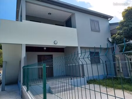 a louer t5 à l'etang saint paul