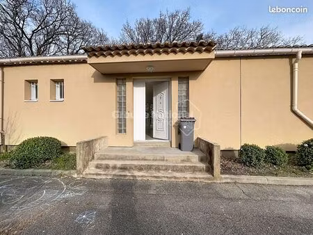 villa 2 pièces 53 m²