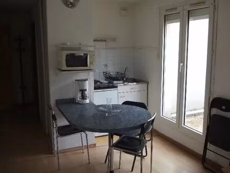 studio meuble avec terrasse