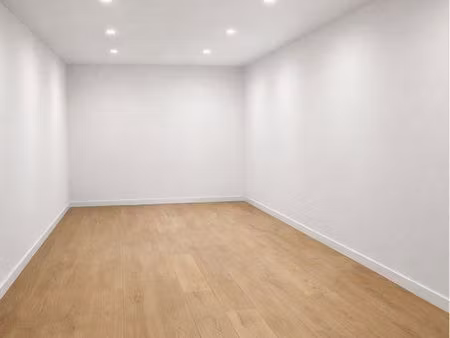 local professionnel rénové – 54 m² – emplacement centre