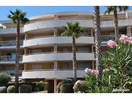 loue garage 25m2 quartier cabot