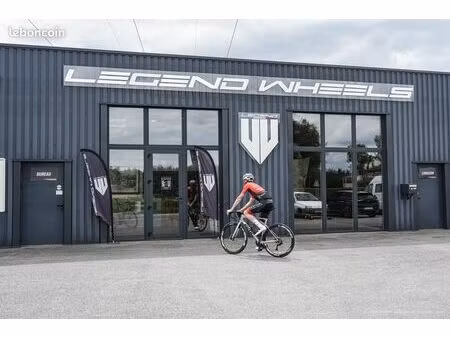 local a louer 200 et 100